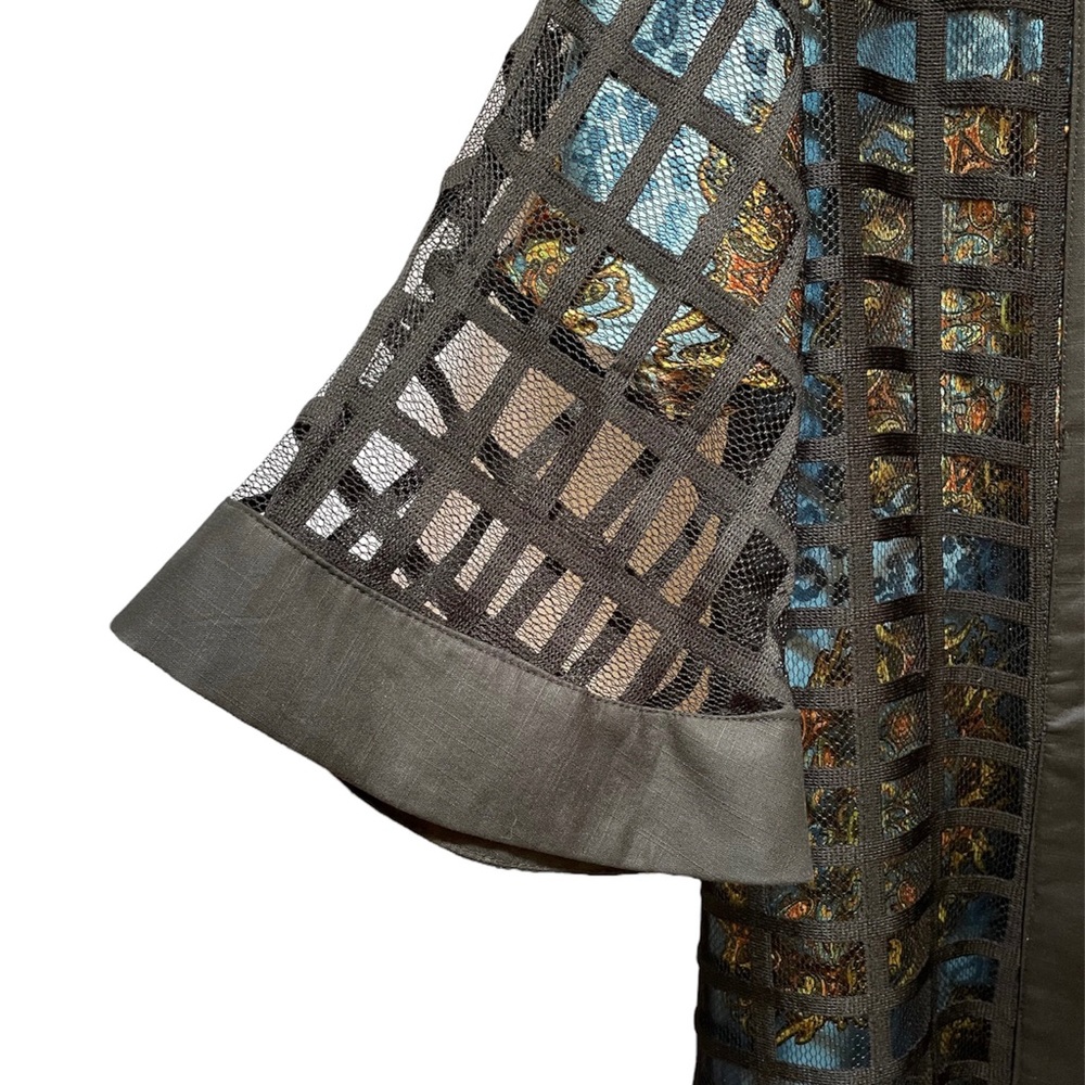 ★ Intricate mesh duster with exposed lining ★